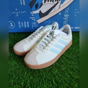 New Womens Adidas VL Court Size 6.5 Cream and Blue